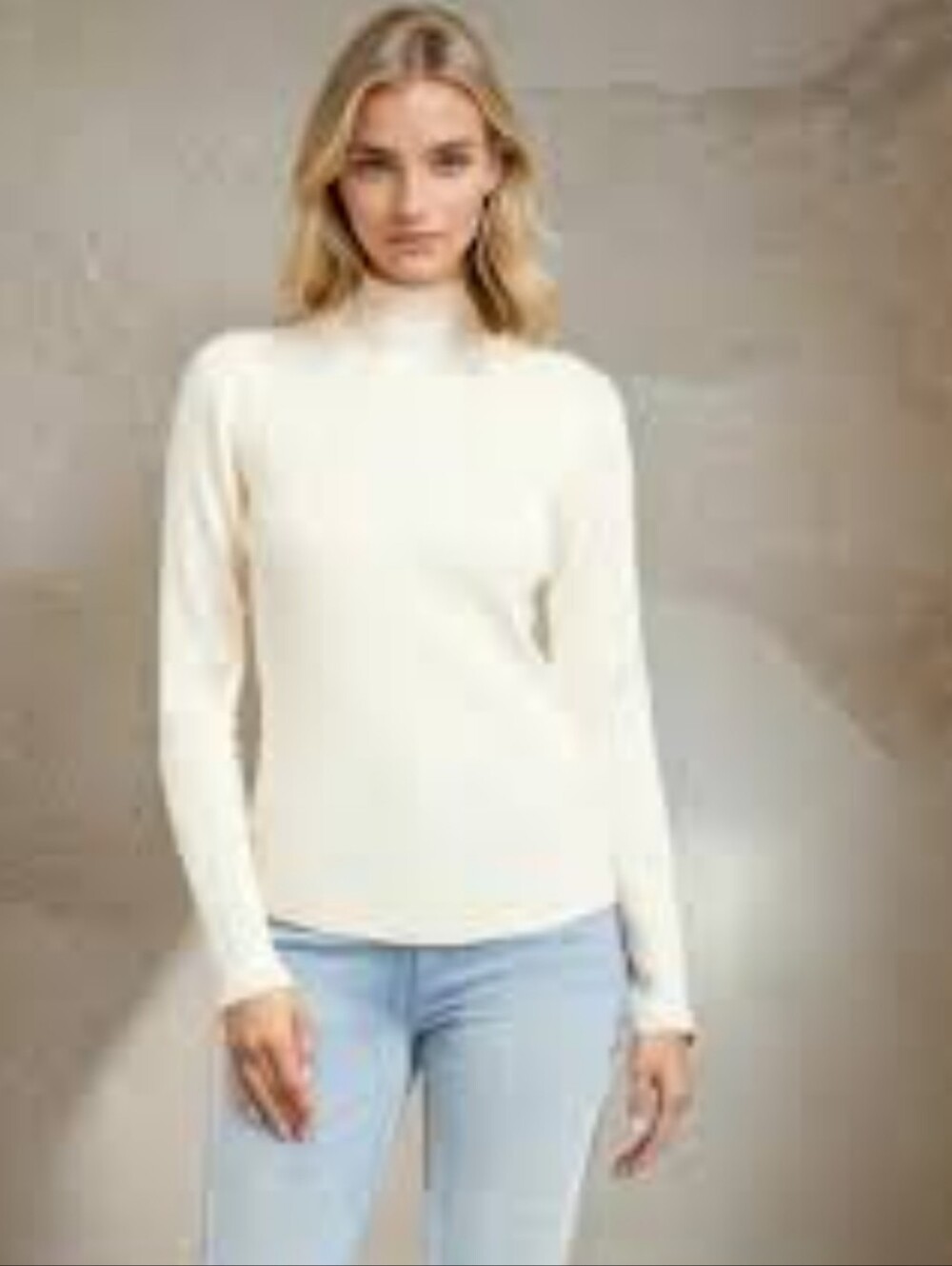 Cider Cream Turtleneck Sweater Size M New